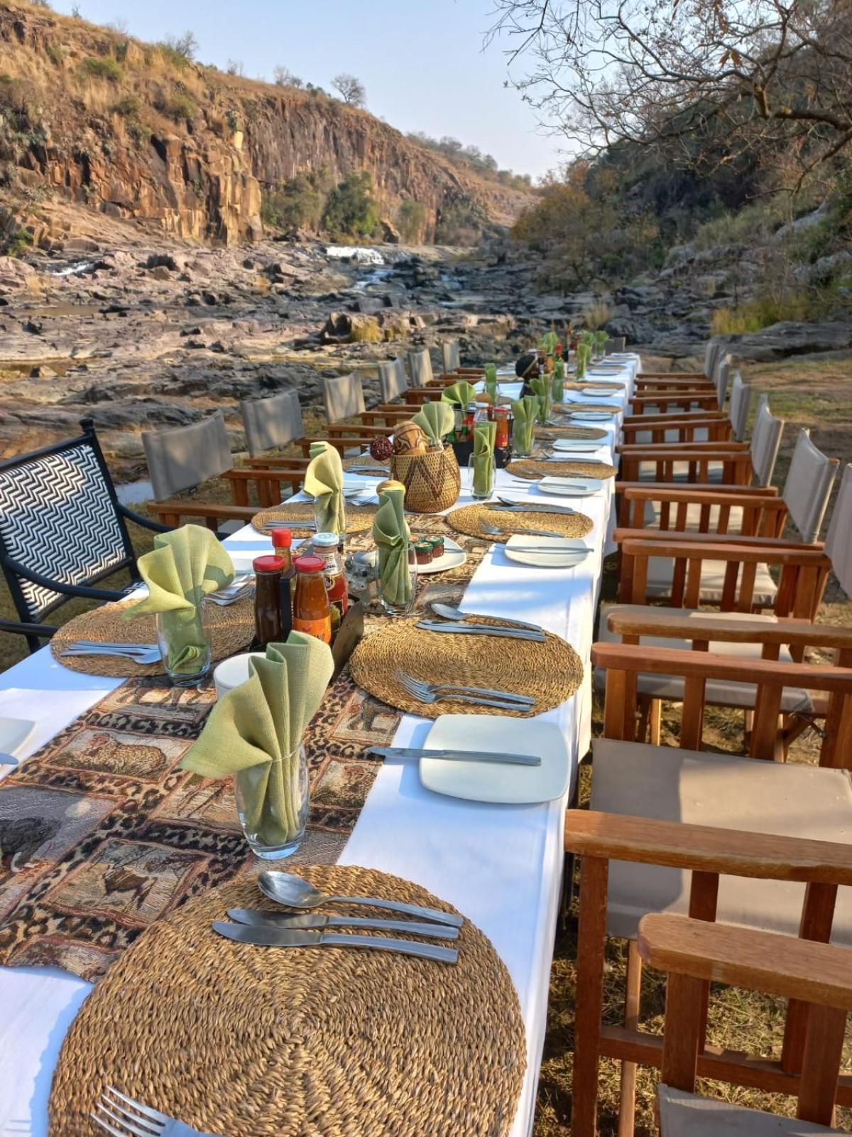Umzolozolo Private Safari Lodge & Spa Ladysmith Exteriér fotografie